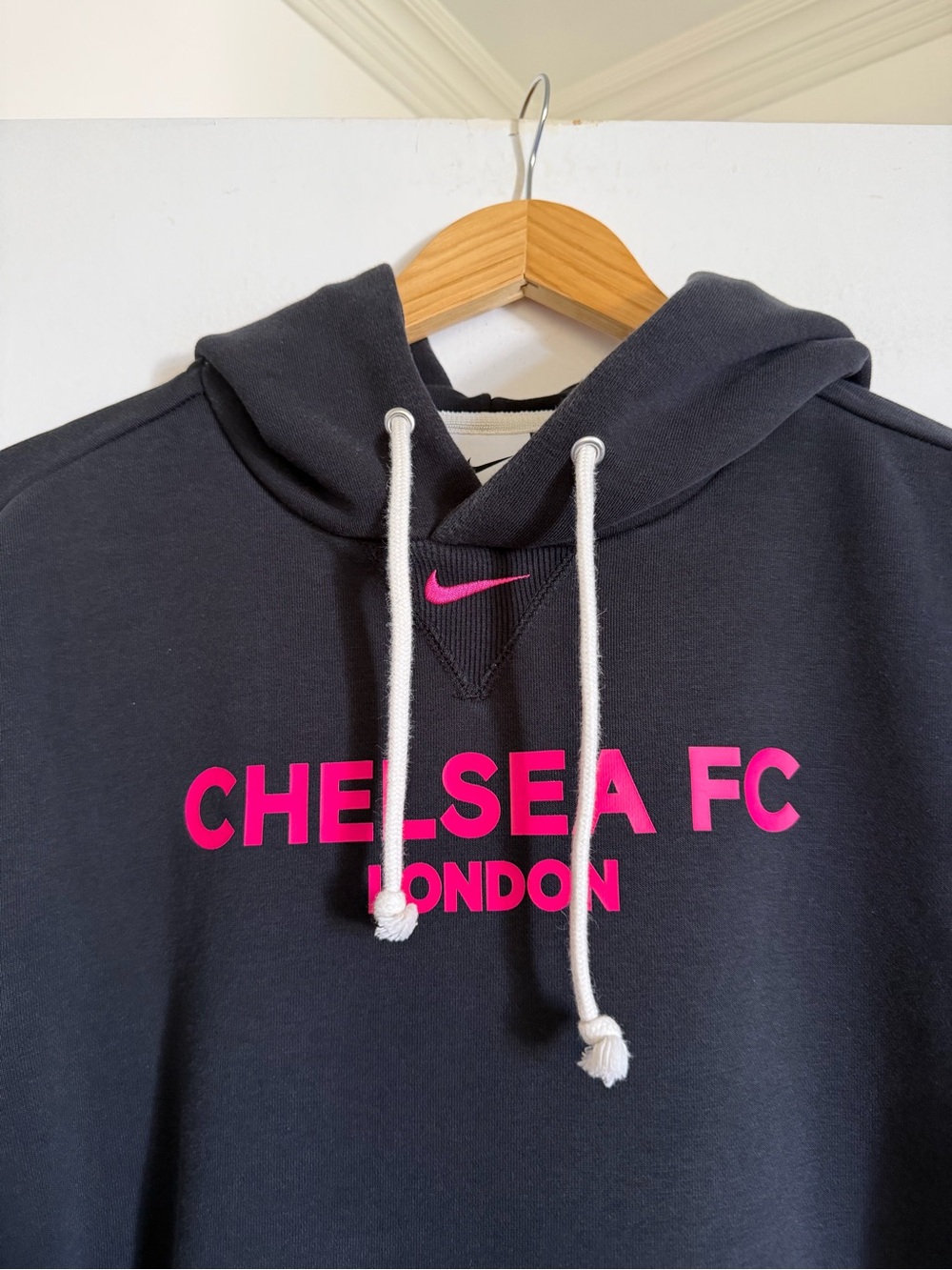 Nike Chelsea FC Soccer Black/Pink Standard Issue Performance Pullover Hoodie - Picture 5 of 11